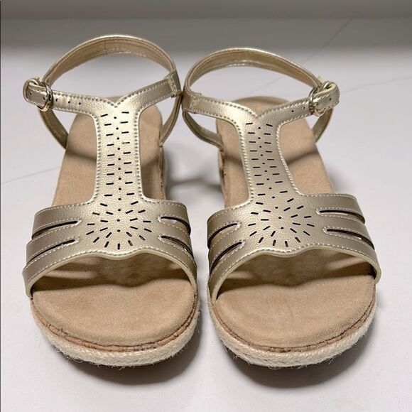 Easy Street Women's Gold Wedge Sandals - Picture 3 of 8